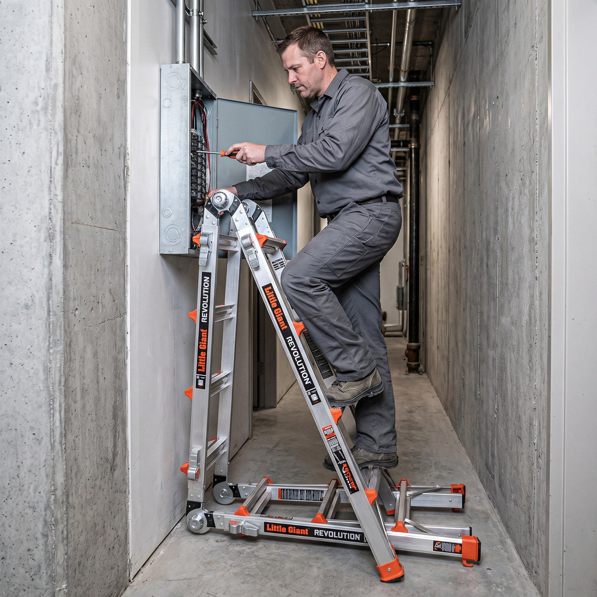 Versatile Transformable Folding Ladder